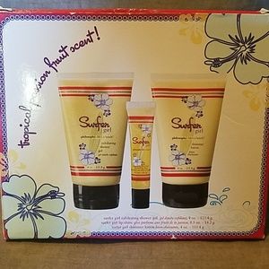 Philosophy surfer girl set